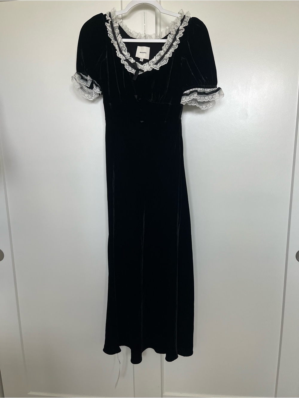 NWT Reformation Adessa Black Velvet Maxi Dress with White Lace Trim - Picture 4 of 7